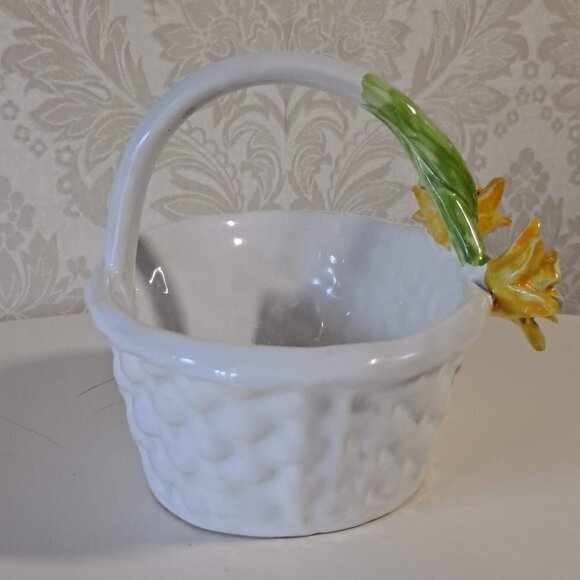 Studio Nova "Spring Garden" Round Handle Ceramic Basket with Daffodils - Picture 4 of 10
